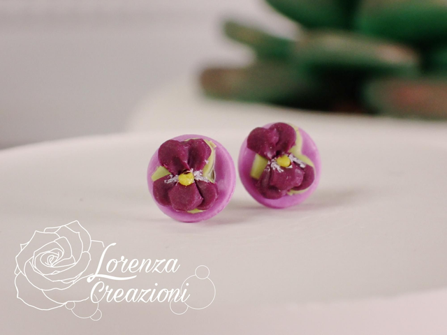 Orecchini a lobo violette versione scura taglia S
