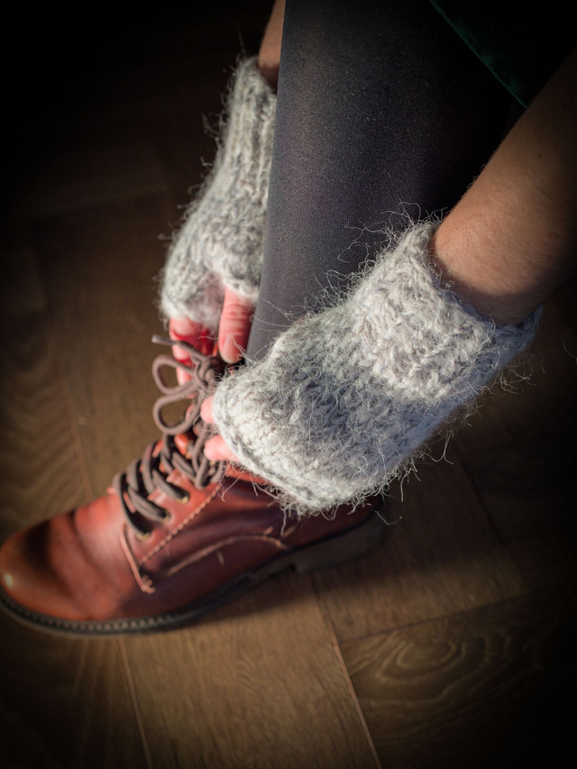 Mitaines en laine beige clair et nuances de gris