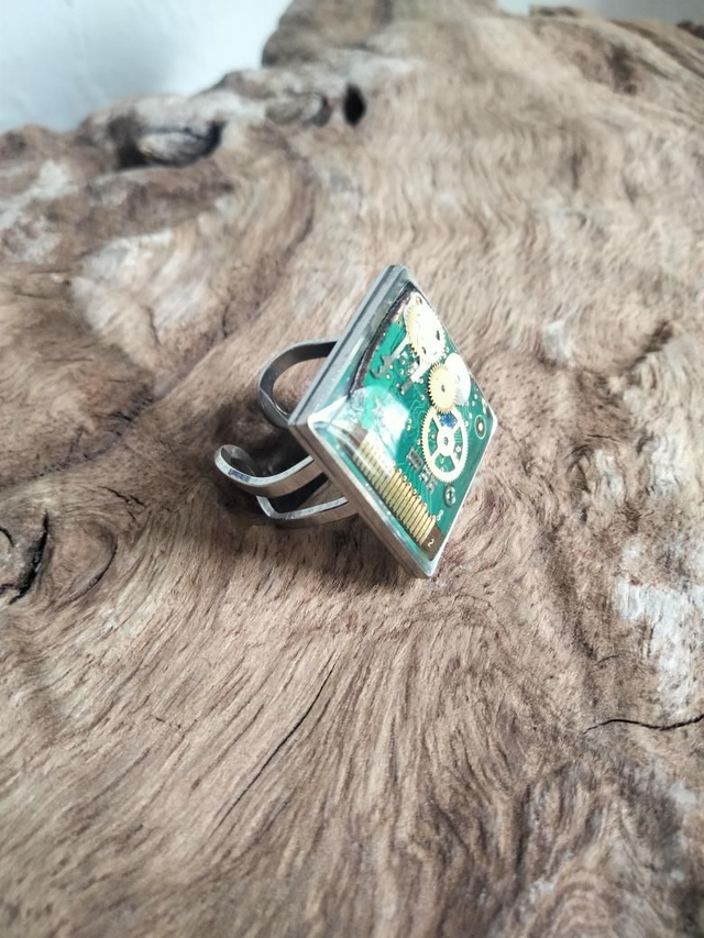 Bague cyberpunk réglable grande taille forme carrée 