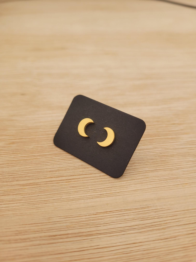 Gold stainless steel crescent moon stud earrings - SL-016