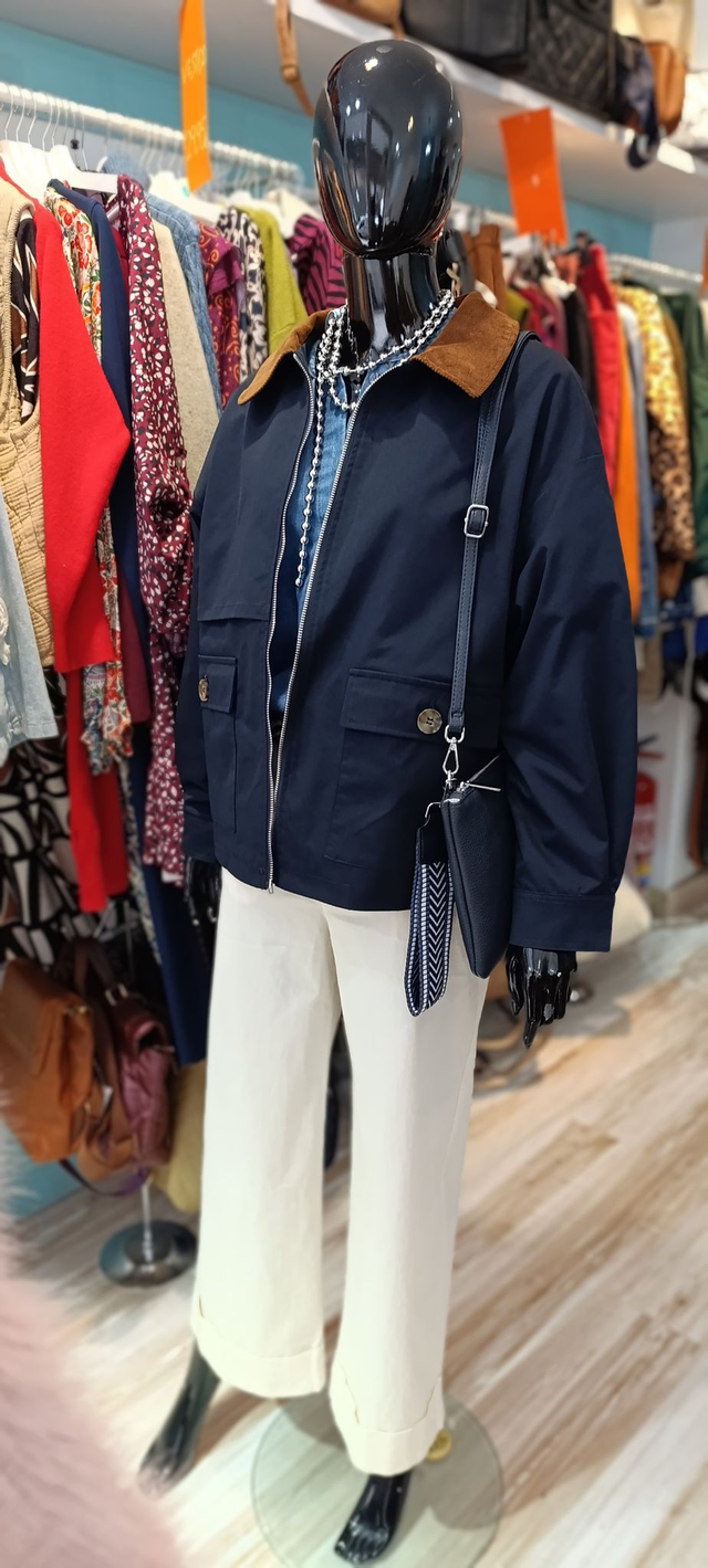 Trench Cremallera con cuello contraste