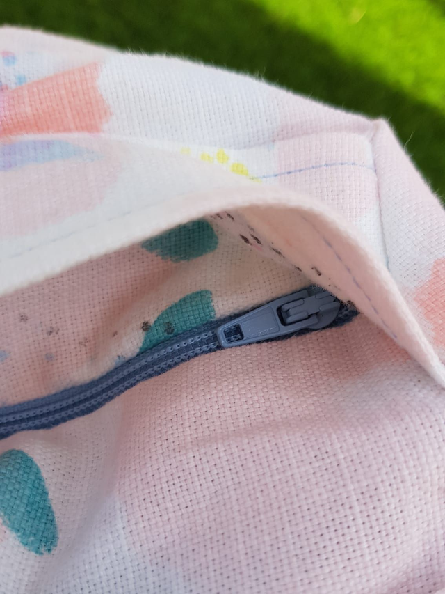 09 - Zafu Blanc à fleurs - AQUARELLA