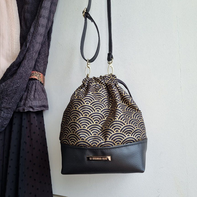 Baluchon &quot;Nami&quot; noir doré &amp; simili cuir noir