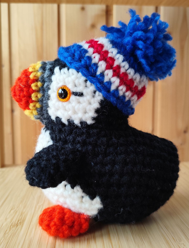 Smokie the puffin with Icelandic hat, large size (made from Norwegian wool yarn)