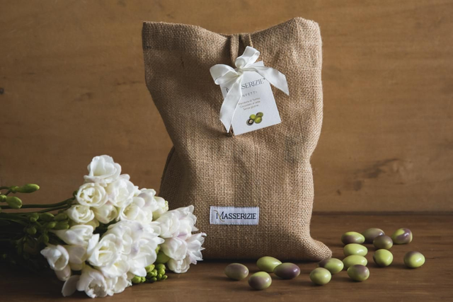 Confetti oliva in sacco juta da 1kg 