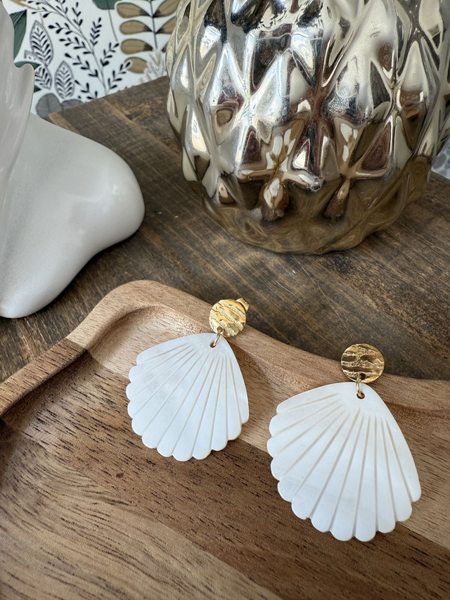 Boucles d’oreilles Coquillage nacre &amp; Inox couleur dorée