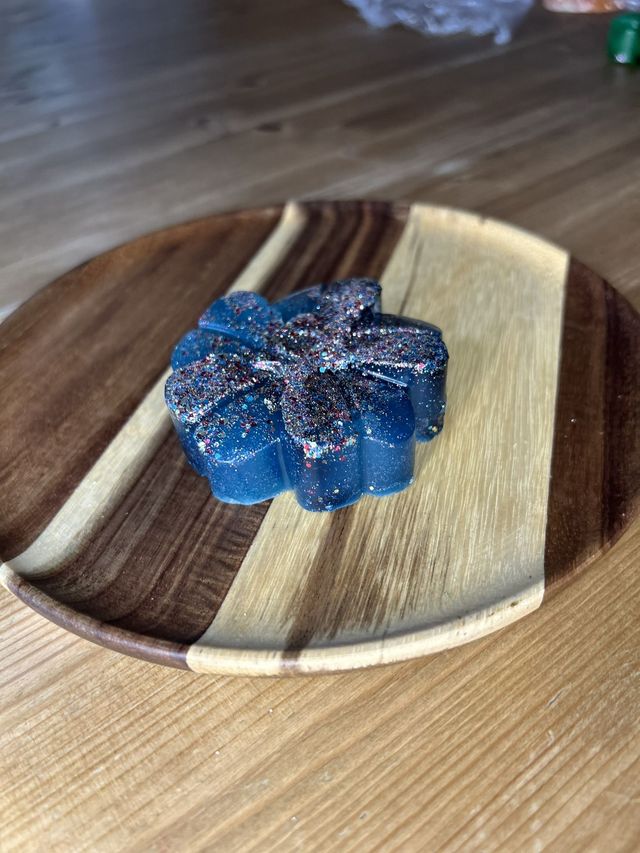 Coconut and citrus scented glitter bar