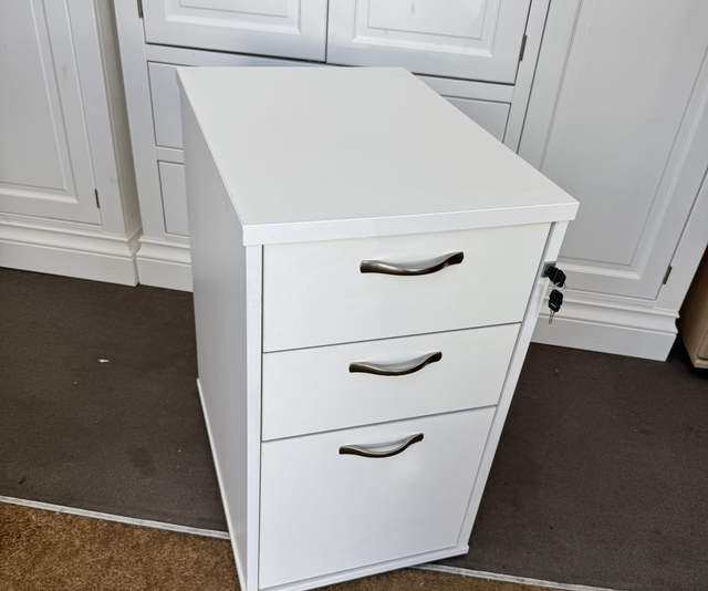 Small Modern Filing Cabinet With 2 Keys