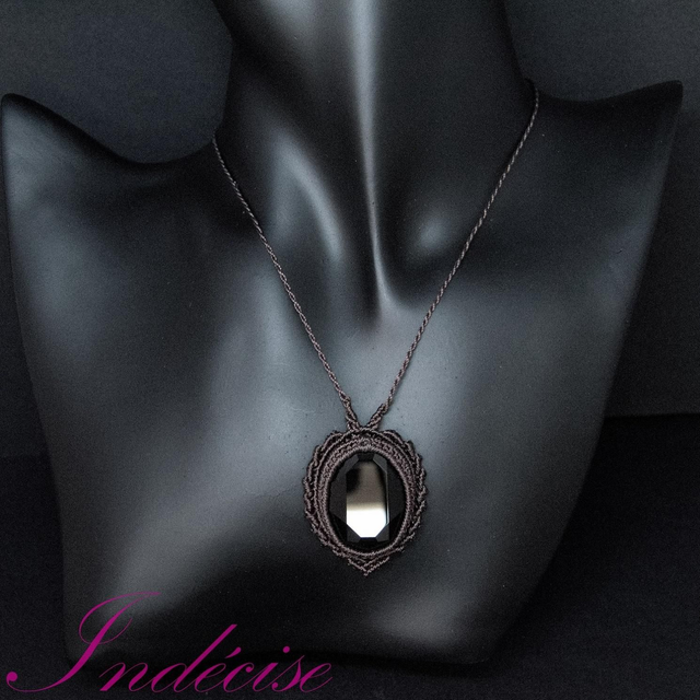 Collier marron ajustable en macramé, avec cristal noir et fermoir coulissant et perles de finition en acier inoxydable