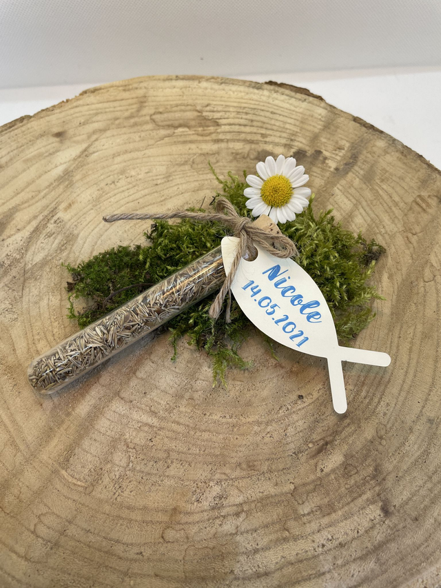 Personalisiertes Gastgeschenk „Blumensamen im Reagenzglas“ mit Namensanhänger