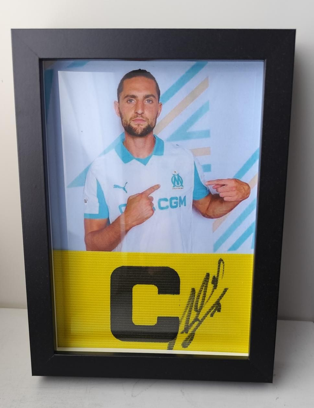 Gesigneerde aanvoerdersband van Rabiot