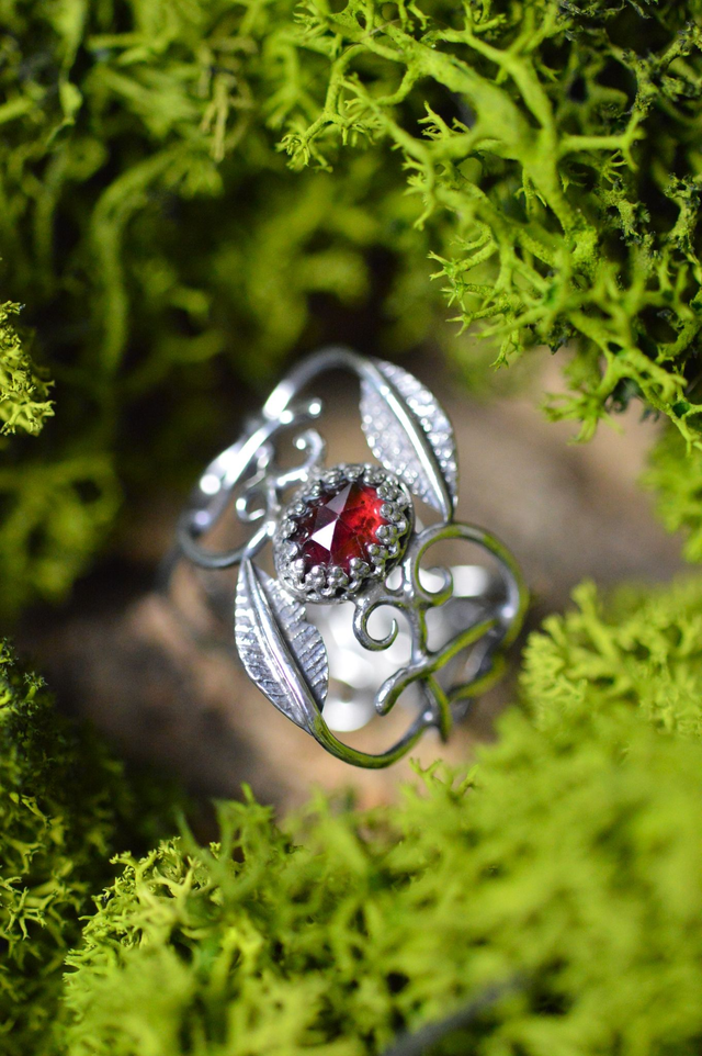 Bague Elfique - Grenat T53 à 59, feuilles simples