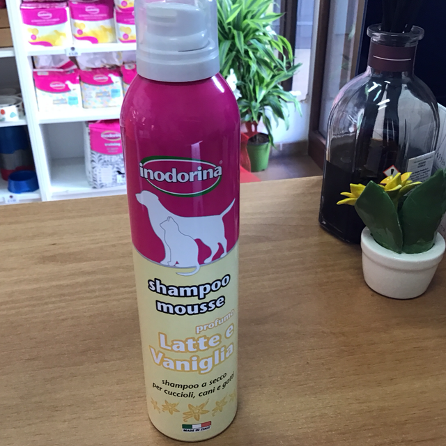 Inodorina Shampoo Musso a secco per cuccioli cane gatto profumo latte vaniglia 300 ml