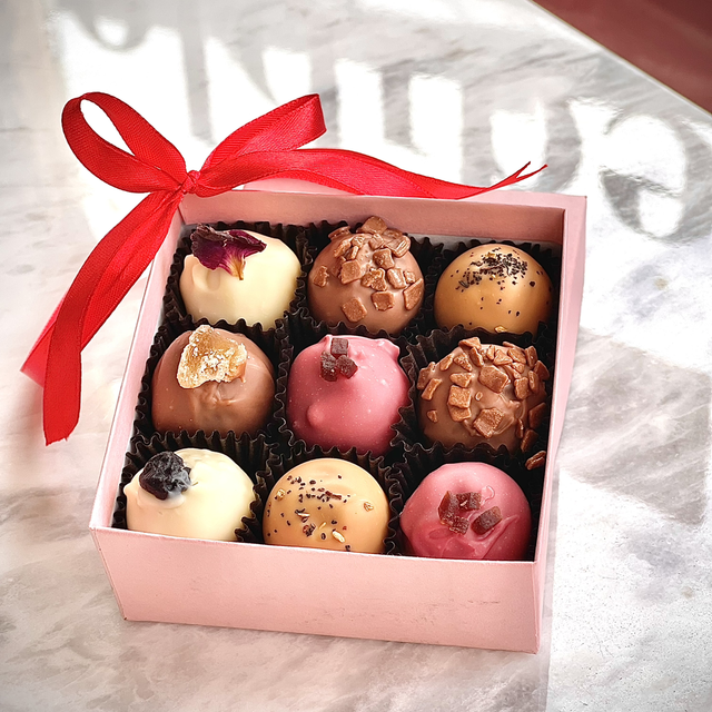 Truffles Selection (9) in a box
