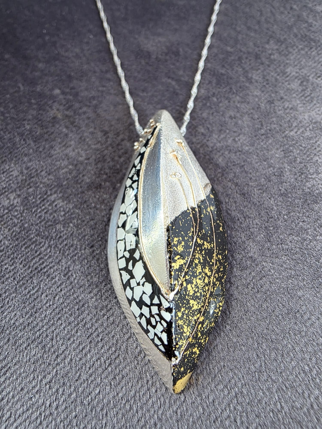 Maki-e necklace "The Path"  -  (MKN1)
