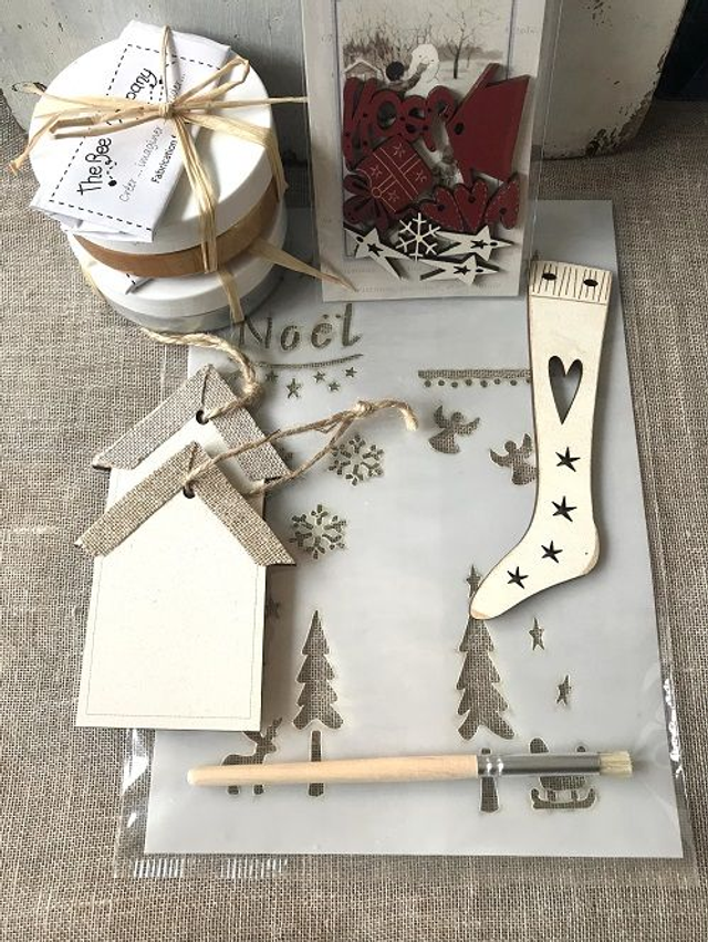 coffret patines , pochoirs et accessoires