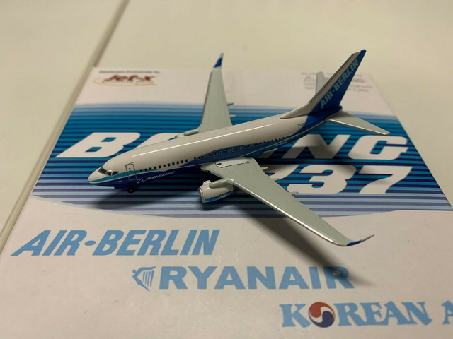 Air Berlin B737-700 (D-ABBN) &quot;Boeing livery&quot;, 1:400