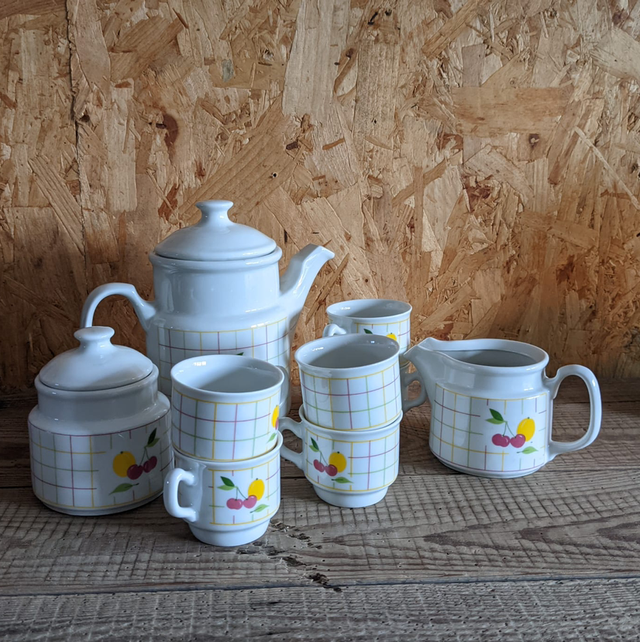 Service à thé en porcelaine