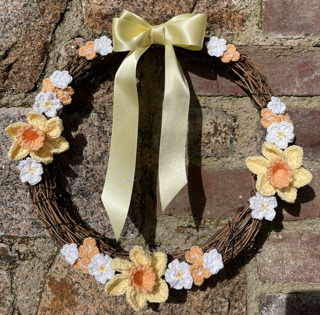 Round Easter wreath (30cm) (yellow)