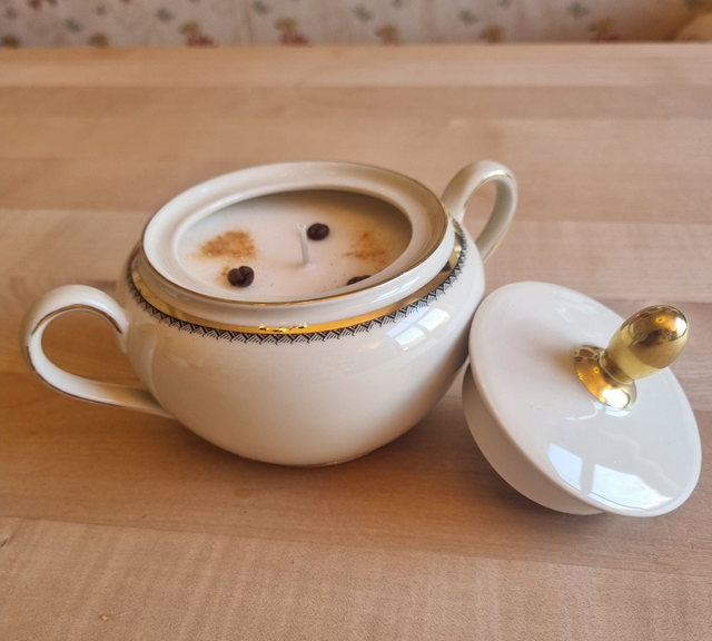 Kerze im Zuckertöpfchen mit Deckel - Unikat