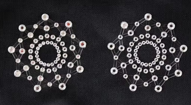 893- cache-tétons blancs