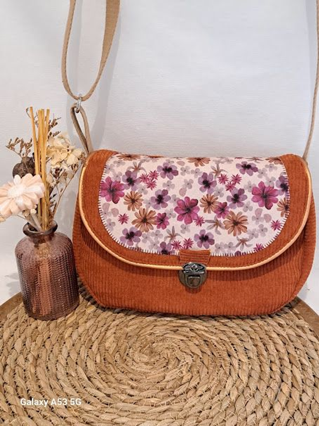 Sac bandoulière en velours cotelé marron