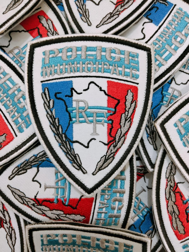 Patch brodé logo PM modèle V2