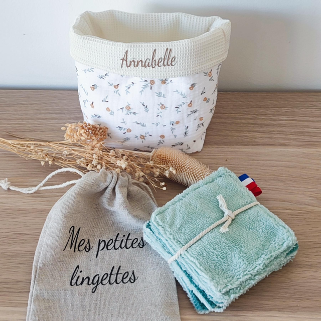 Lot 6 lingettes avec son pochon de voyage. Panière en supplément 