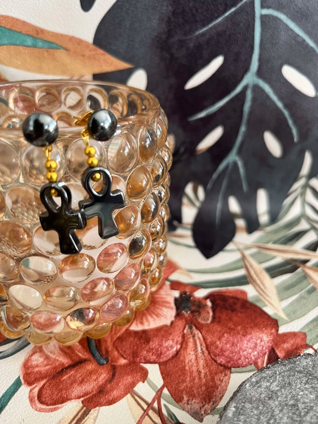 Boucle Hématite Croix de Ankh