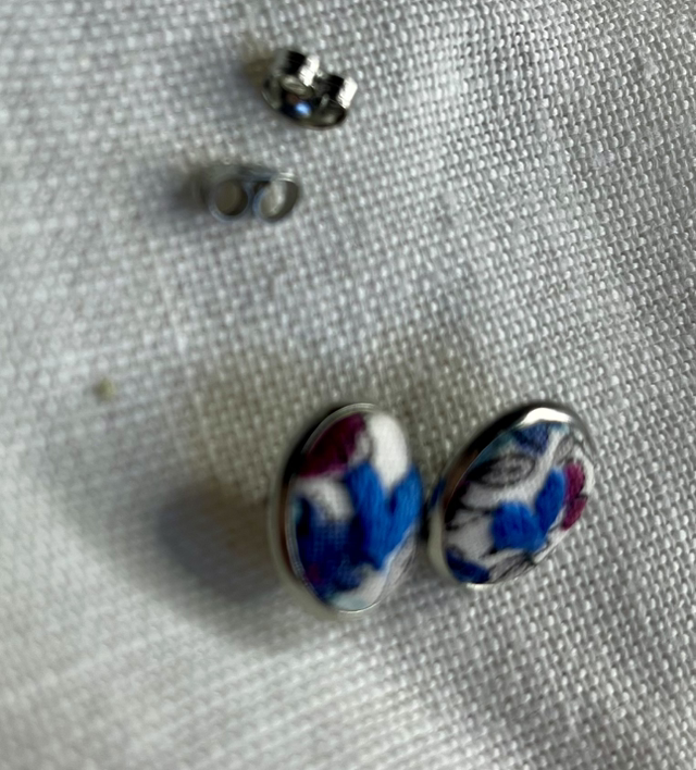 Boucles d’oreilles Marcelle plate (VERSION ARGENT) bleu/fleuri