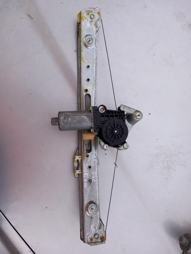 Lève-vitre Arrière Gauche 