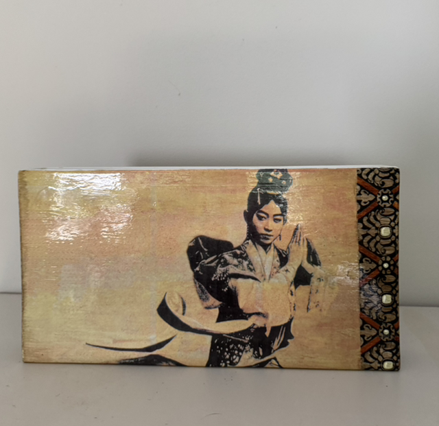 Vase Decoupage Tempeltänzerin / rechteckig, gelb-schwarz