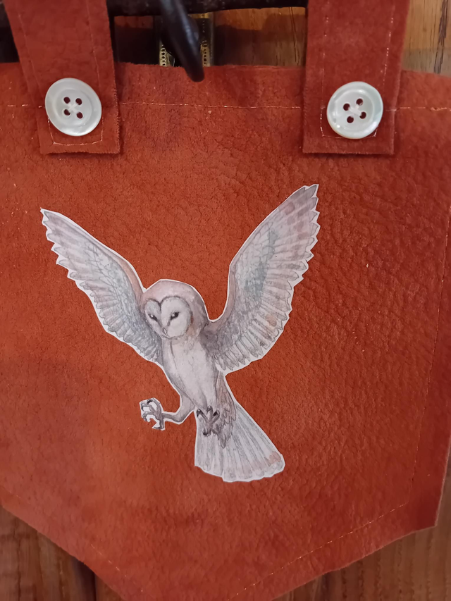 Mini blason orangé "Chouette en vol"