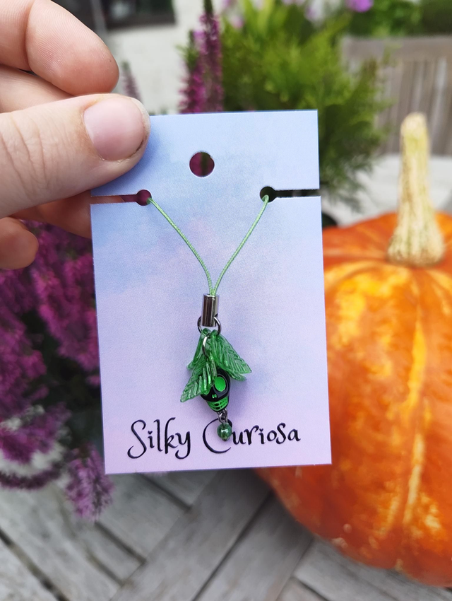 skull leaves - charm