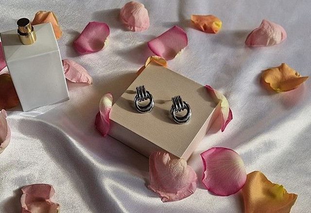 Boucles d&#039;oreilles Anneaux entrelacés en argenté ou doré