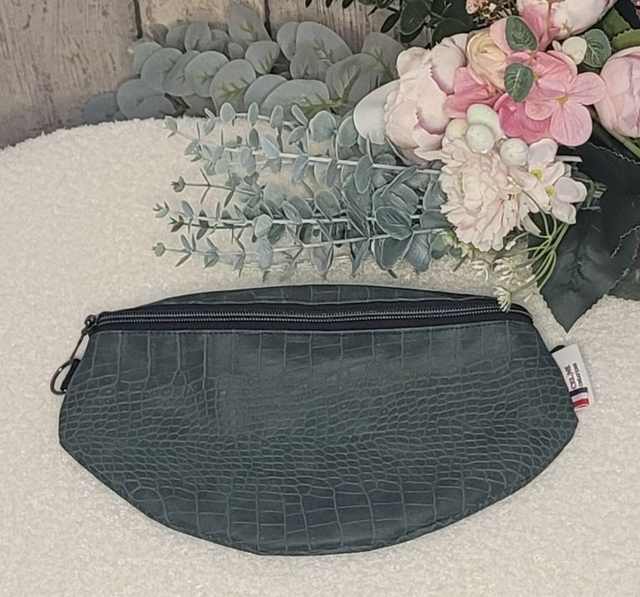 Sac banane simili cuir python vert anglais