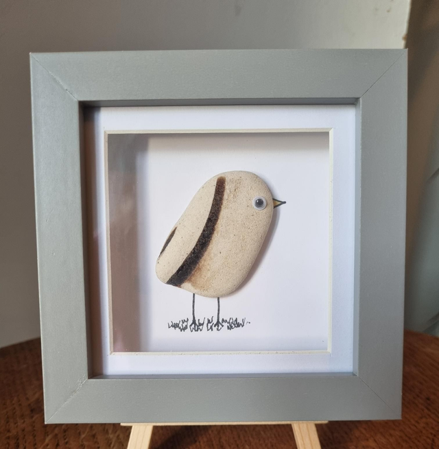 Small framed picture - single bird. Frame size 12cm x 12cm.
