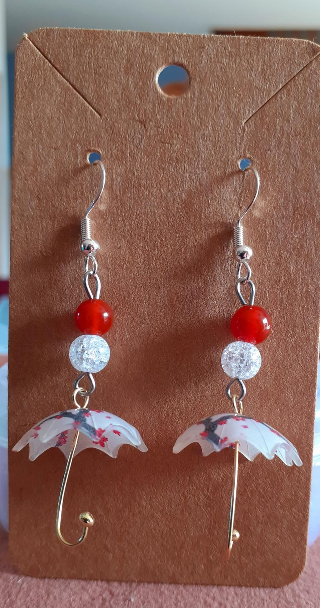 Boucles d'oreilles parapluies 🌂 avec cornaline et cristal de roche craquelé 
