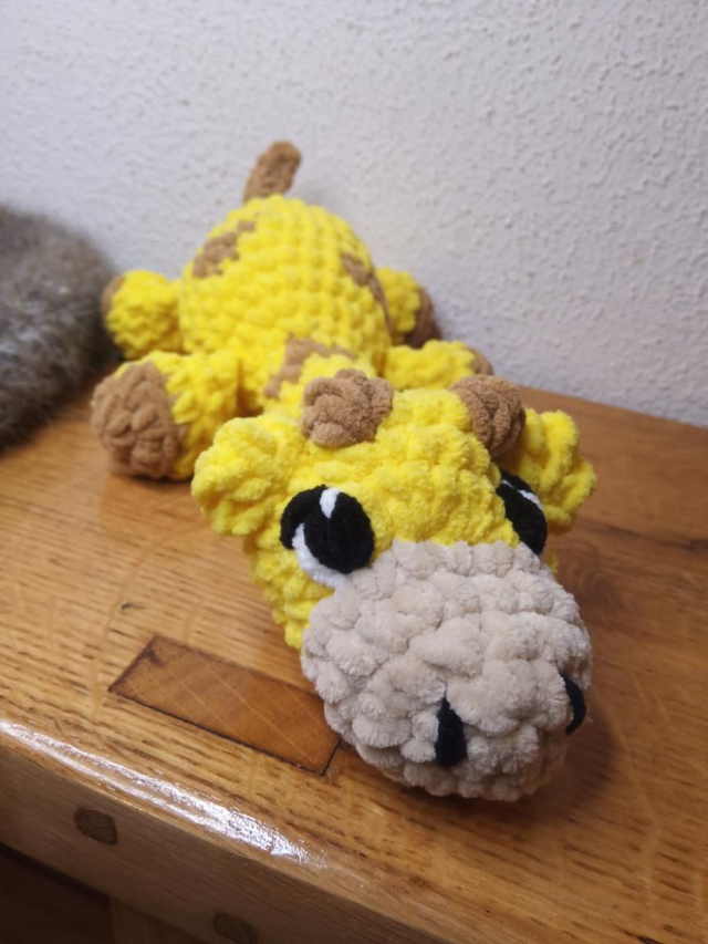 Girafe doudou au crochet – 25 cm