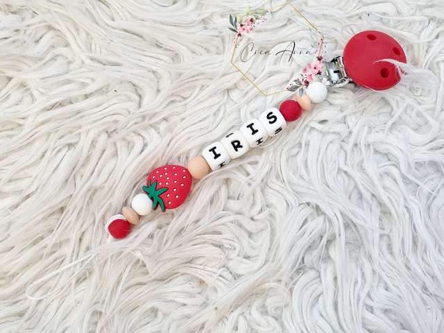 Attache-tétine fraise