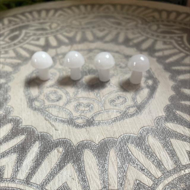 Mini Toadstool - Clear Quartz