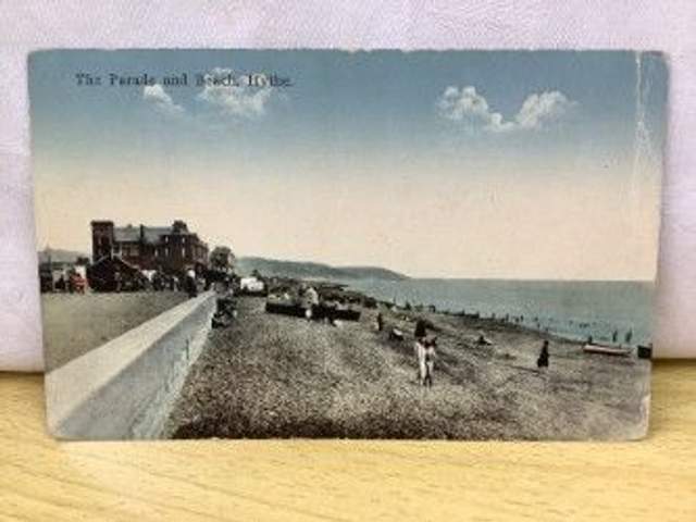 The Parade and Beach, Hythe, Kent, Posted 1925 vintage unbranded postcard. Our Ref No R384 £2.50