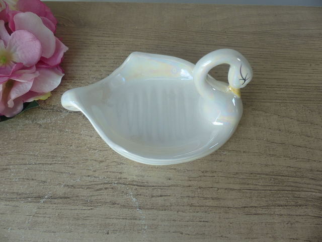 Porte-savon vintage en forme de cygne blanc irisé en céramique – Vide-poche, porte-bijoux ou porte-éponge Salle de bain, cuisine ou chambre