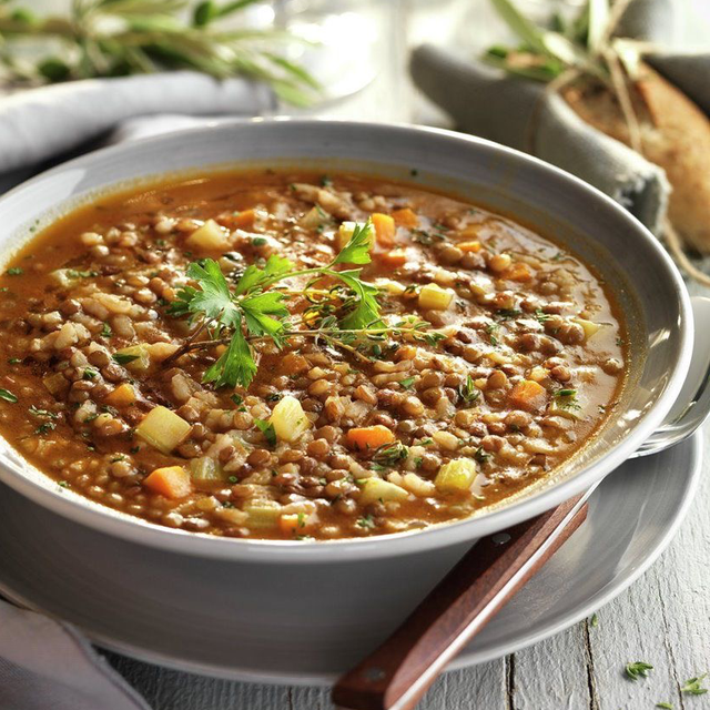 Lentejas a la jardinera (office/bureau)