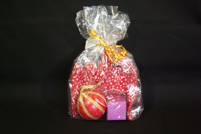 868-Sac enfant rouge + déco Noël L20 x 15 cm