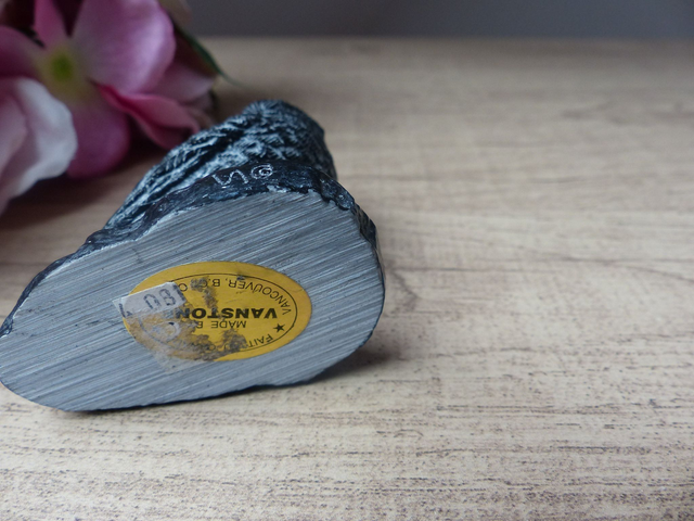 Sculpture Miniature Chouette Noire en Résine – Figurine Vintage du Canada – Objet de Collection pour Amoureux des Oiseaux - Décoration