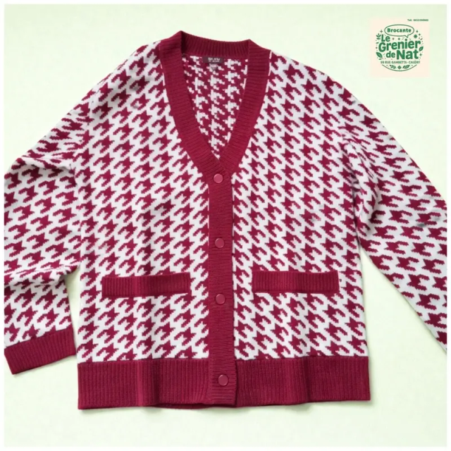 Cardigan neuf avec étiquette framboise taille 42