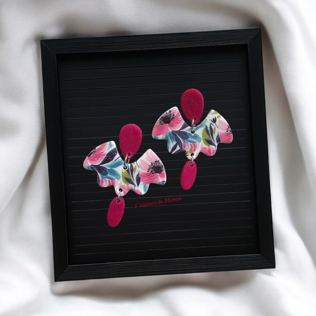 Boucle d&#039;oreille fleurie 