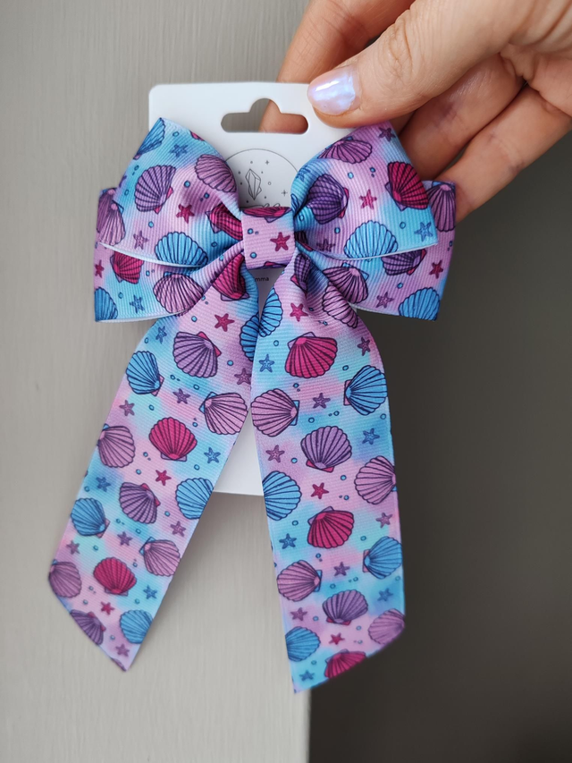 Clam shell print hairbow 
