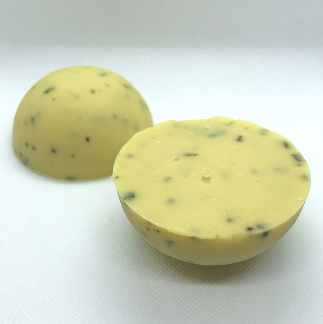 Savon à la Cire de nos abeilles, à notre Ortie et notre Lavande - Forme DEMI-SPHERE